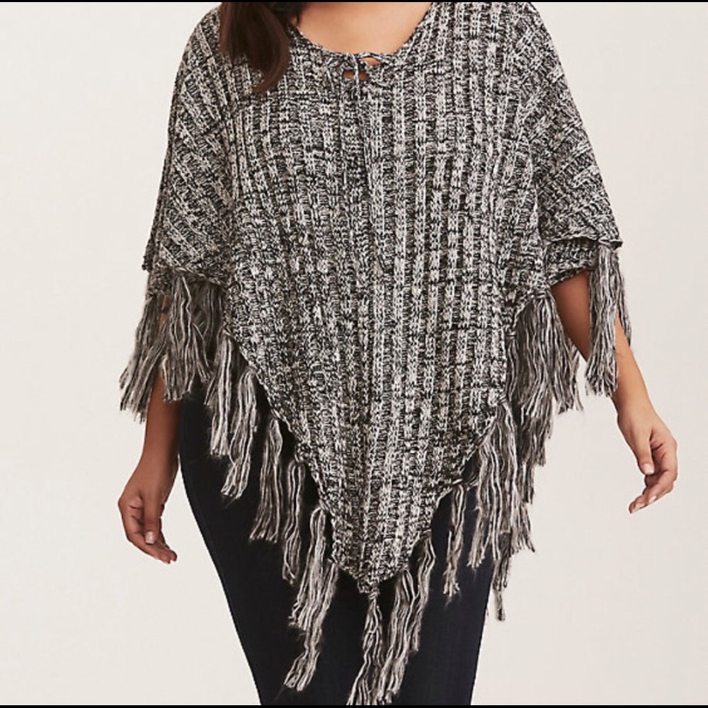 ⭐️ Torrid ⭐️ Poncho Gray Tweed - One Size